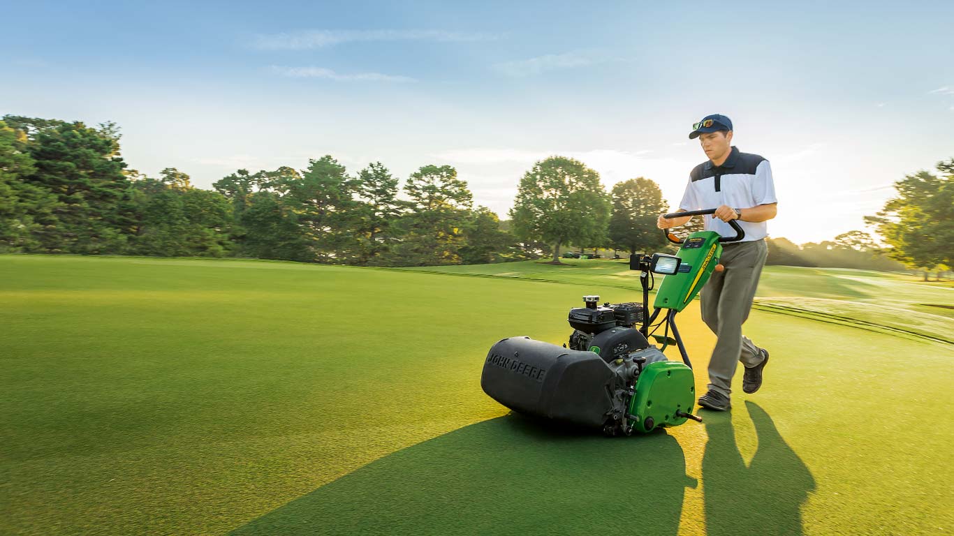 E-Cut Hybrid 220, Feld, Golfplatz, handgeführte und Triplex-Greens-Mäher, Golf- und Sportplatzpflege