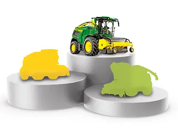 John Deere F8&nbsp;600 Feldhäcksler auf dem Siegerpodest über den Silhouetten der Mitbewerber-Feldhäcksler